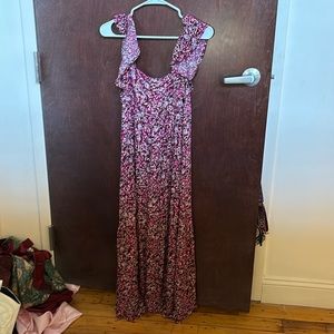 Maxi floral vestique dress. Ruffle sleeves. Size small